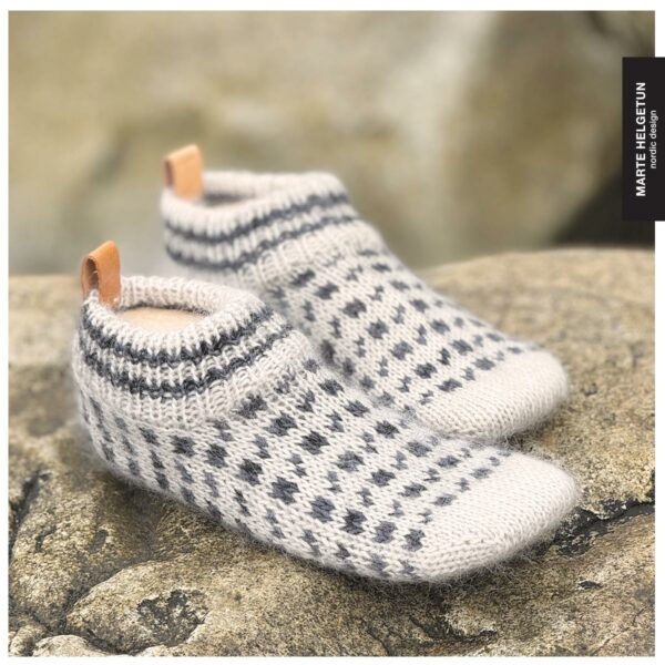 HappyFeet Cozy Cabin